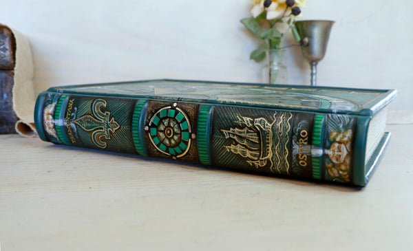 Green leather journal with handpainted decoration, One of a kind - Nautical Wind Rose